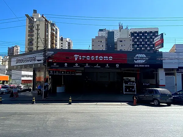 Fachada da loja PneuJah Bridgestone Praça Tamandaré, Setor Oeste, Goiânia